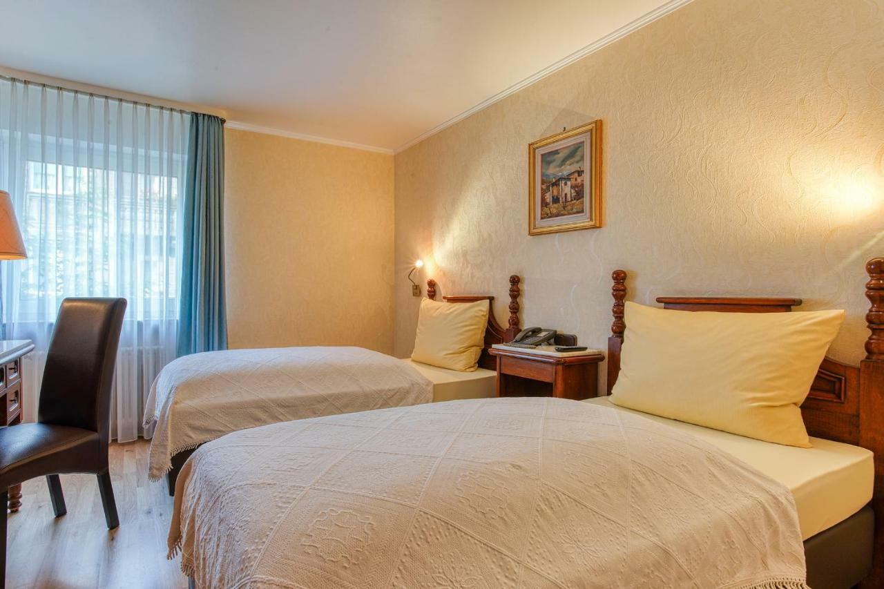 Ff&E Hotel Bavaria Furth Bagian luar foto